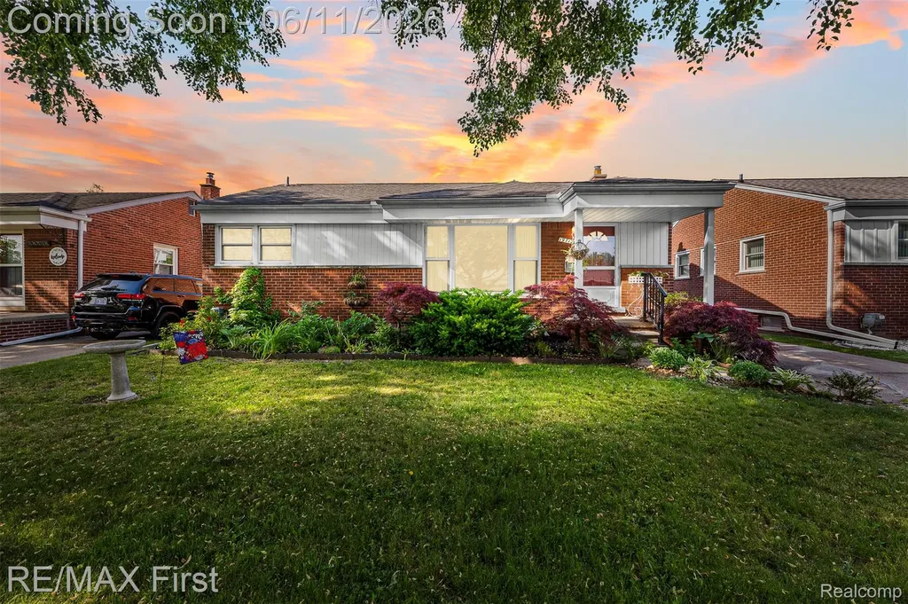 19712 Gaukler Street St. Clair Shores City MI 48080