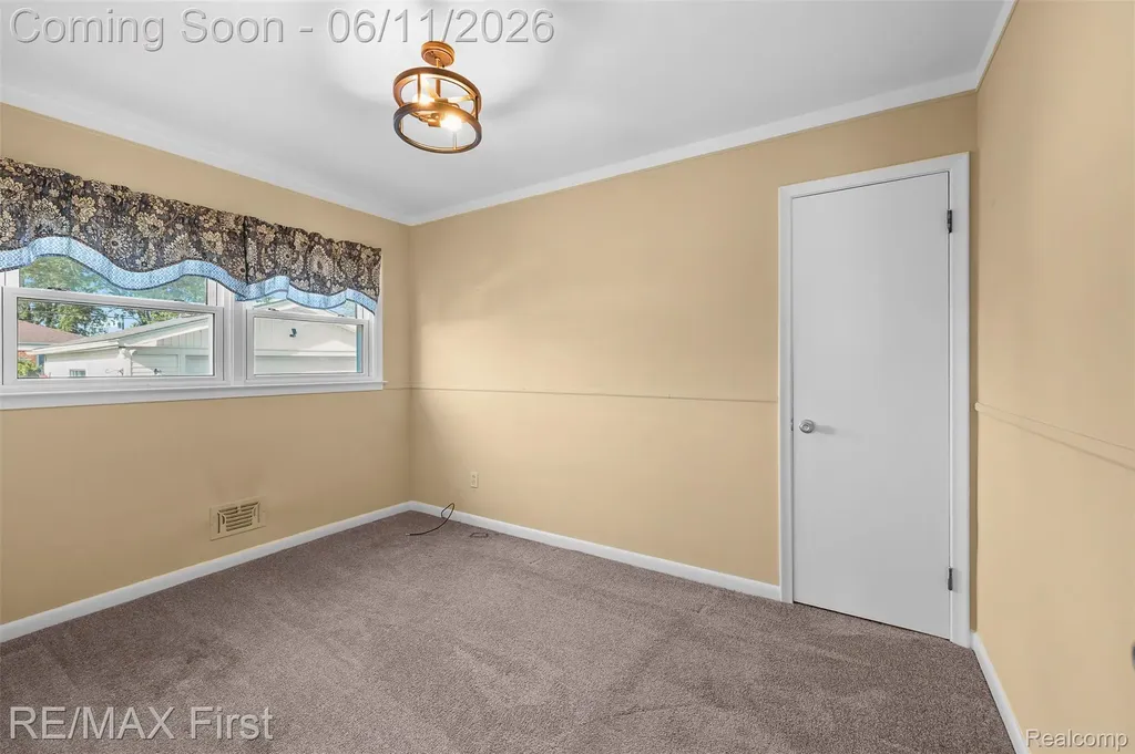 19712 Gaukler Street St. Clair Shores City MI 48080