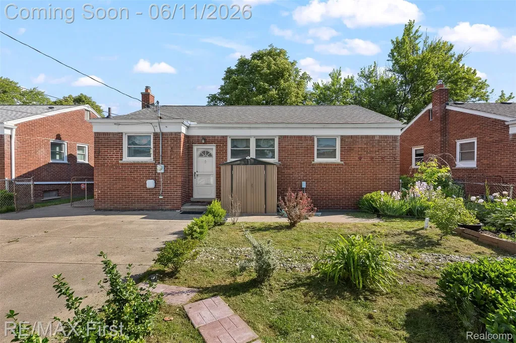 19712 Gaukler Street St. Clair Shores City MI 48080