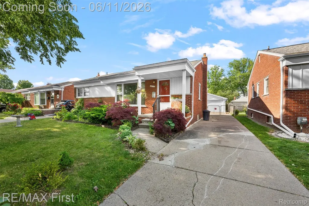 19712 Gaukler Street St. Clair Shores City MI 48080
