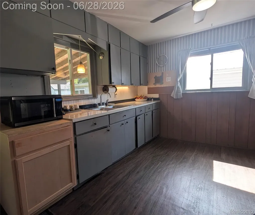 4456 E Coldwater Road Genesee Charter Township MI 48506