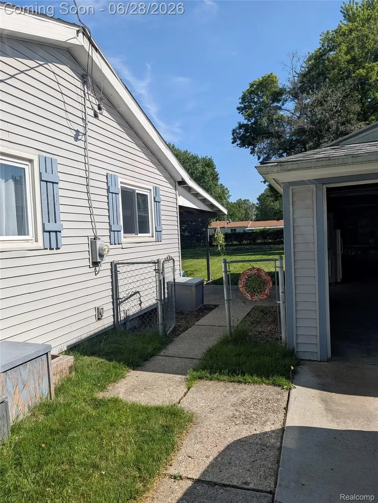 4456 E Coldwater Road Genesee Charter Township MI 48506