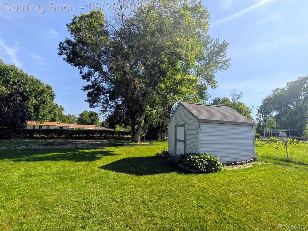 4456 E Coldwater Road Genesee Charter Township MI 48506