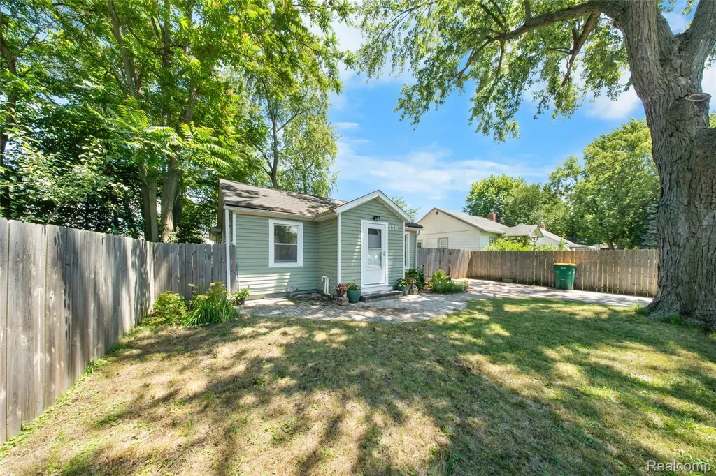 178 Lamay Avenue Ypsilanti Charter Township MI 48198