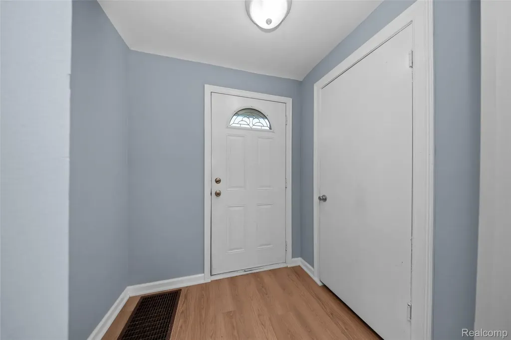 178 Lamay Avenue Ypsilanti Charter Township MI 48198