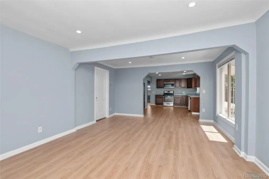 178 Lamay Avenue Ypsilanti Charter Township MI 48198