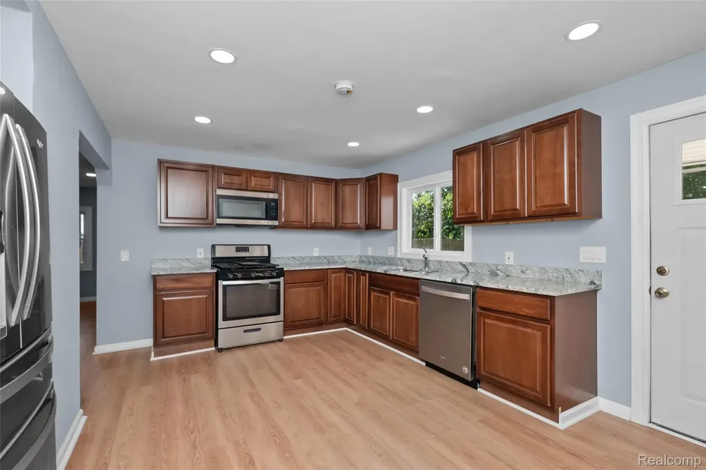 178 Lamay Avenue Ypsilanti Charter Township MI 48198
