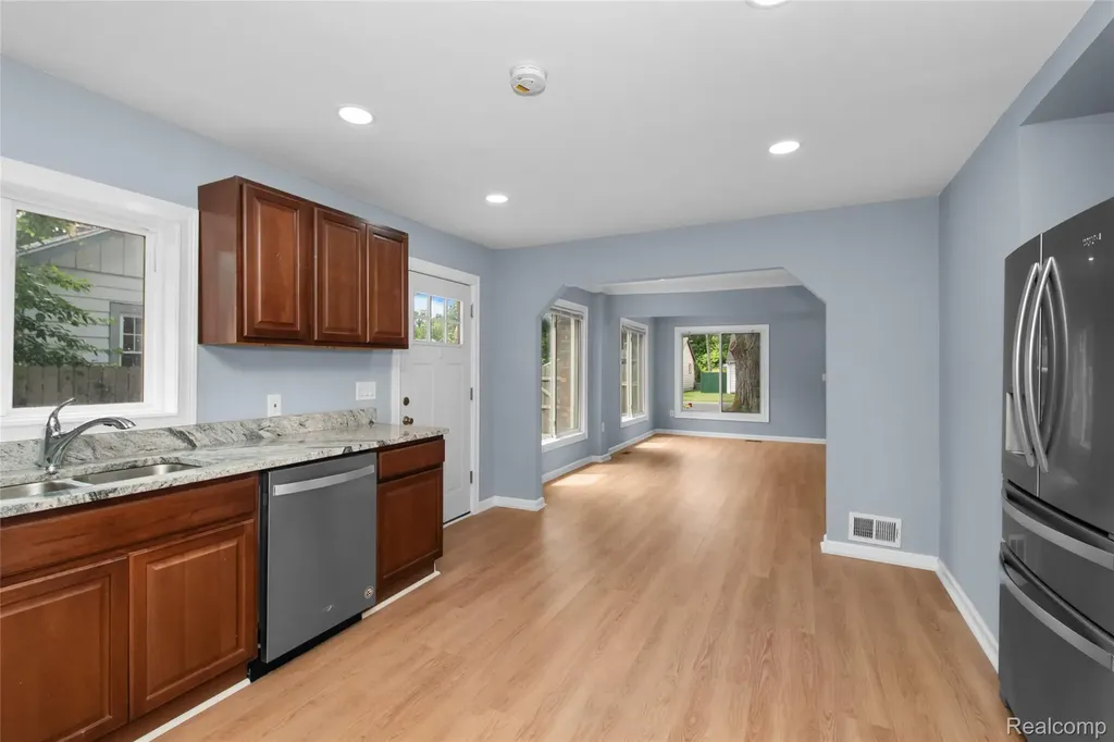 178 Lamay Avenue Ypsilanti Charter Township MI 48198