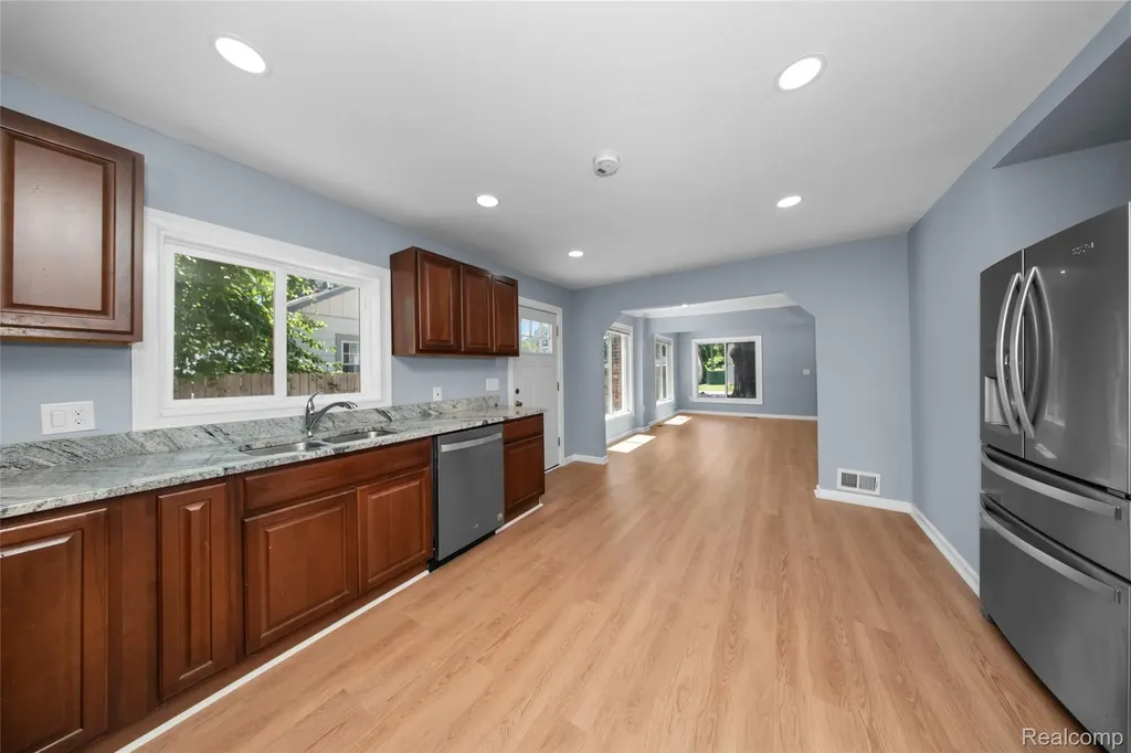 178 Lamay Avenue Ypsilanti Charter Township MI 48198