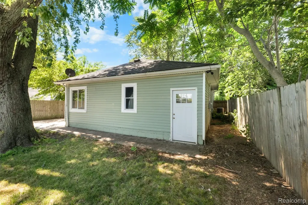 178 Lamay Avenue Ypsilanti Charter Township MI 48198