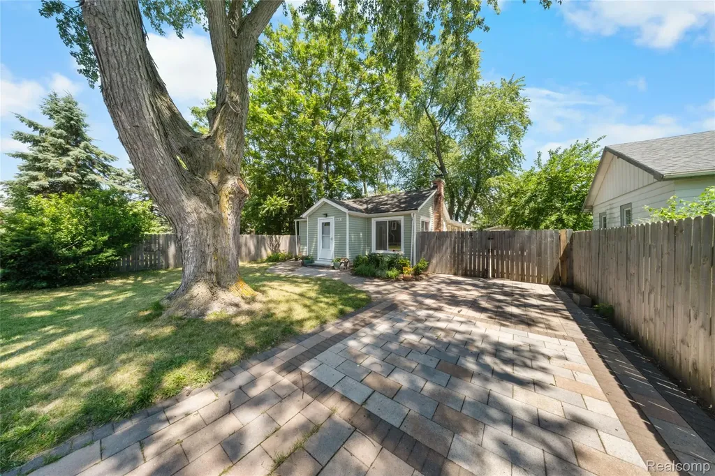 178 Lamay Avenue Ypsilanti Charter Township MI 48198
