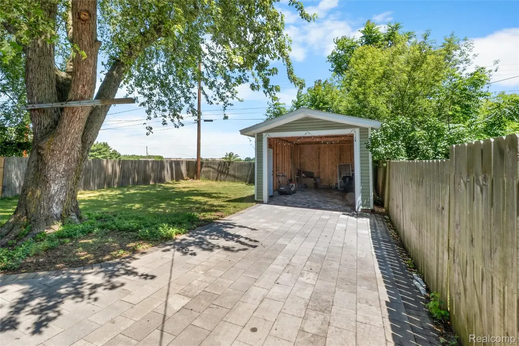 178 Lamay Avenue Ypsilanti Charter Township MI 48198