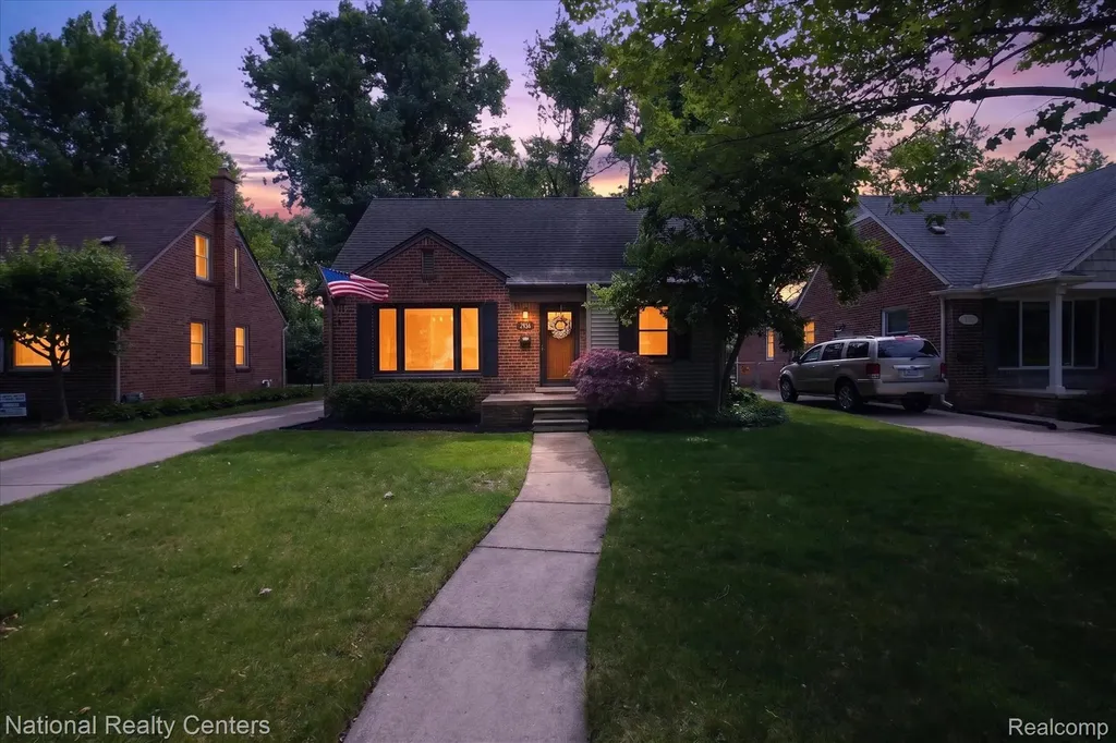 2436 N Vermont Avenue Royal Oak City MI 48073