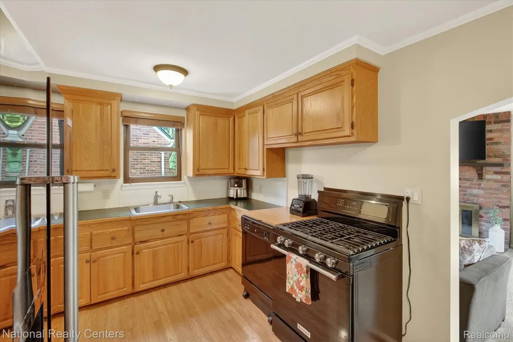 2436 N Vermont Avenue Royal Oak City MI 48073