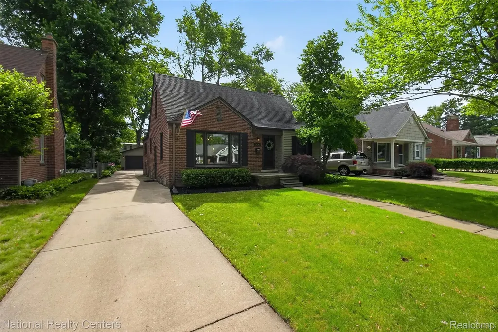 2436 N Vermont Avenue Royal Oak City MI 48073