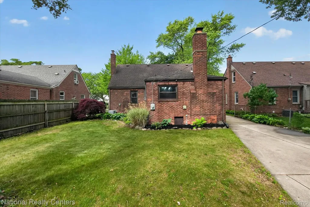 2436 N Vermont Avenue Royal Oak City MI 48073