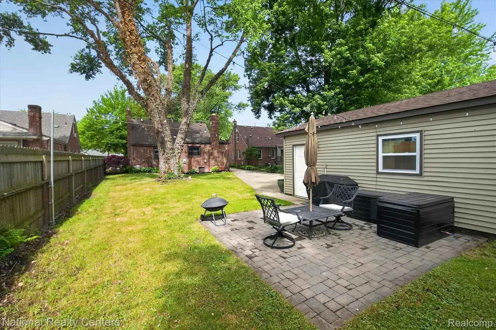 2436 N Vermont Avenue Royal Oak City MI 48073