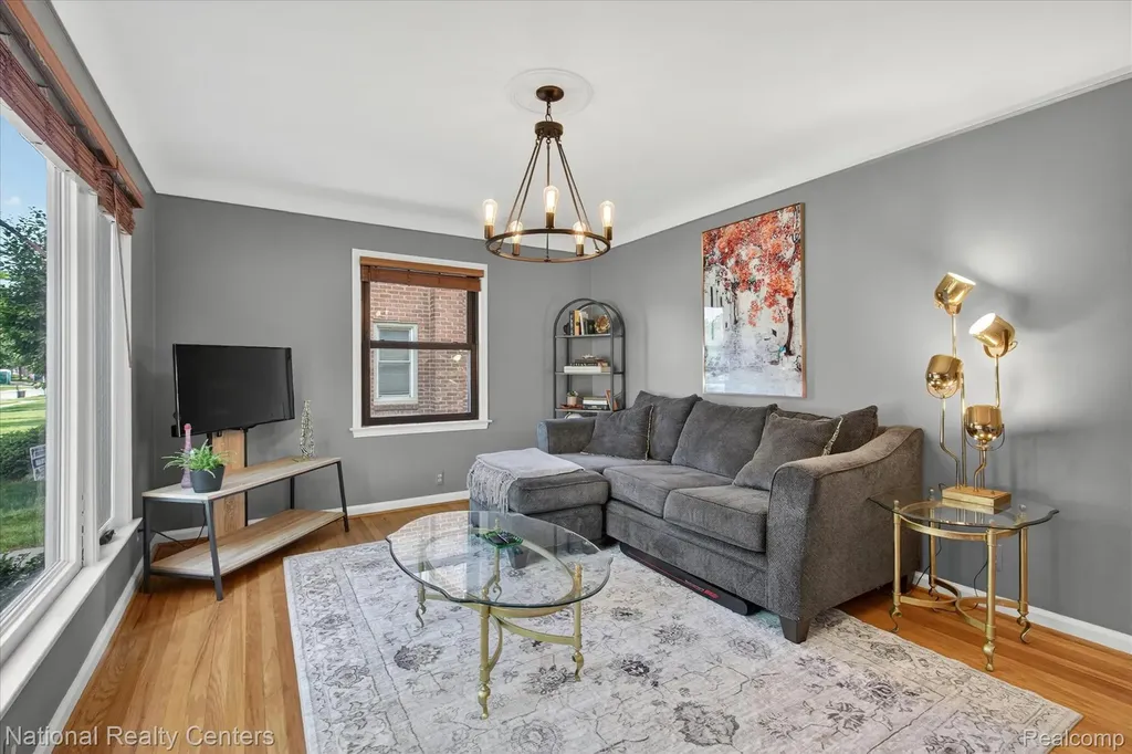 2436 N Vermont Avenue Royal Oak City MI 48073
