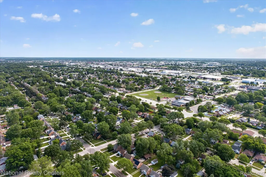 2436 N Vermont Avenue Royal Oak City MI 48073