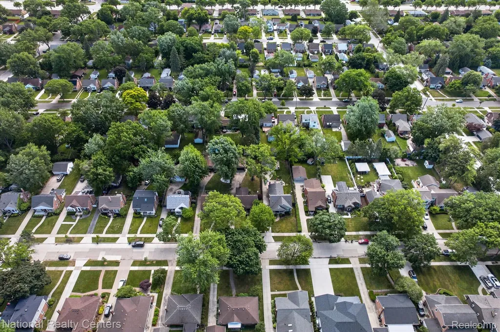 2436 N Vermont Avenue Royal Oak City MI 48073