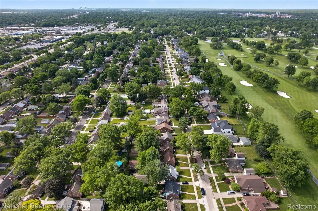 2436 N Vermont Avenue Royal Oak City MI 48073