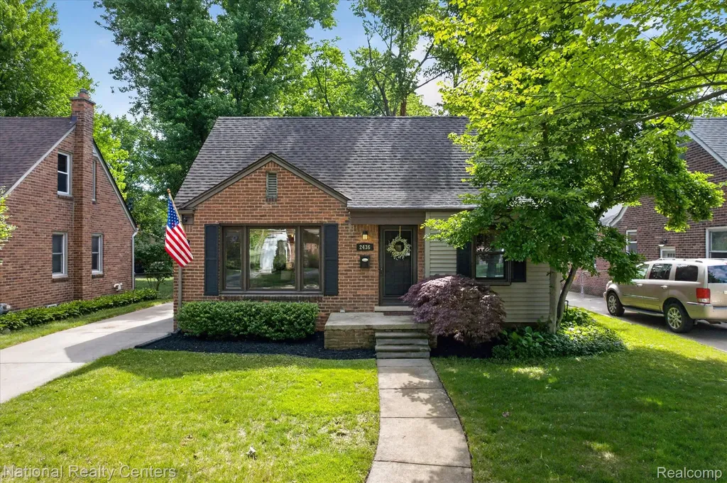 2436 N Vermont Avenue Royal Oak City MI 48073