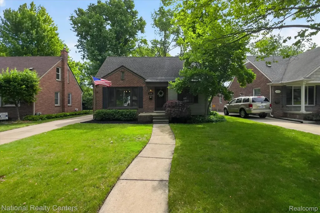 2436 N Vermont Avenue Royal Oak City MI 48073