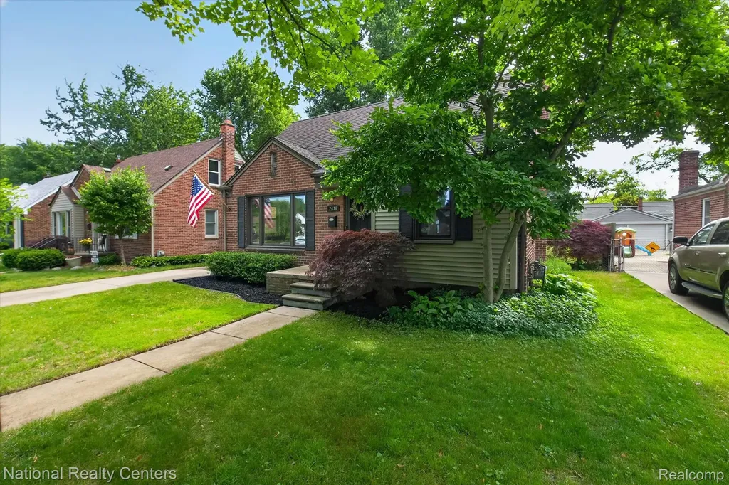 2436 N Vermont Avenue Royal Oak City MI 48073