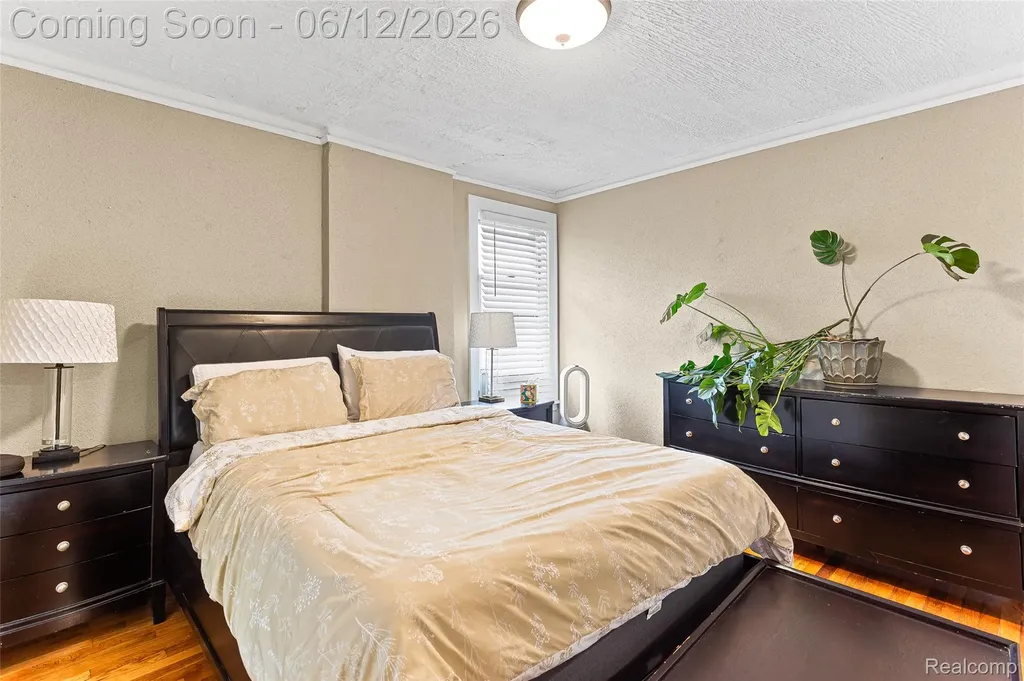 7641 La Salle Boulevard Detroit City MI 48206