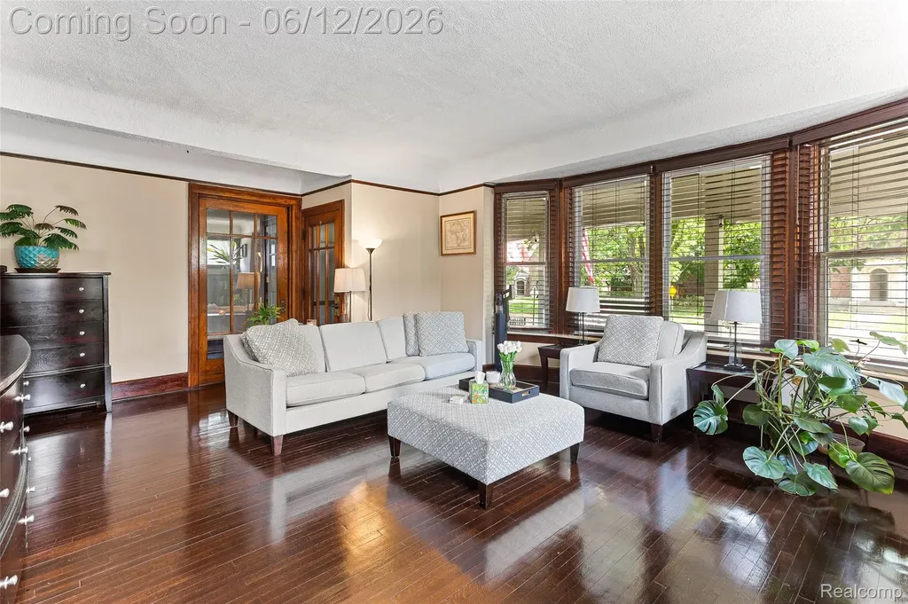 7641 La Salle Boulevard Detroit City MI 48206