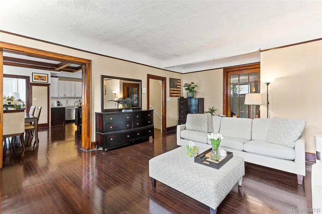 7641 La Salle Boulevard Detroit City MI 48206