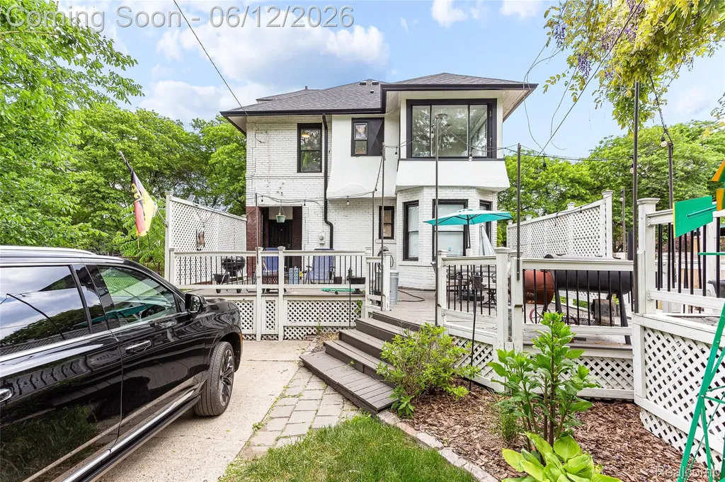 7641 La Salle Boulevard Detroit City MI 48206