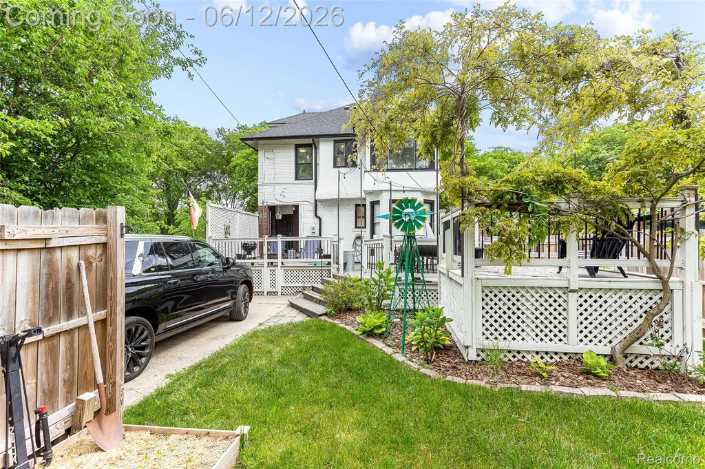 7641 La Salle Boulevard Detroit City MI 48206