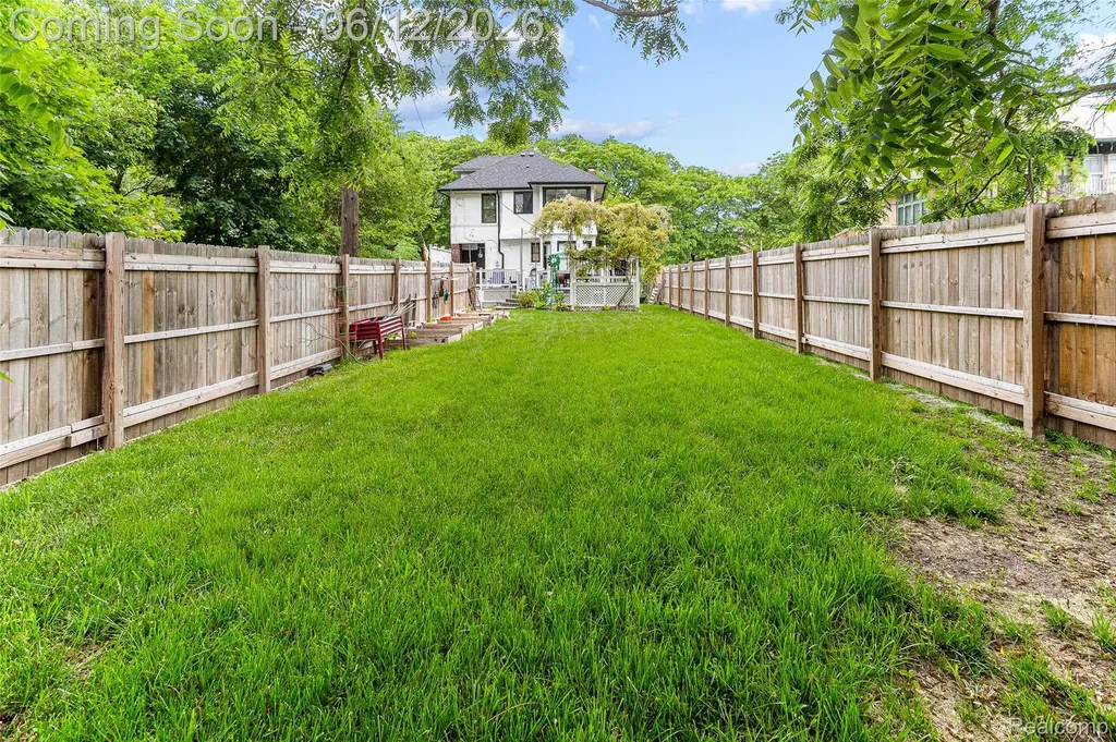 7641 La Salle Boulevard Detroit City MI 48206