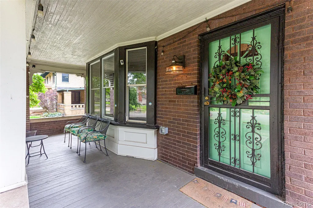 7641 La Salle Boulevard Detroit City MI 48206