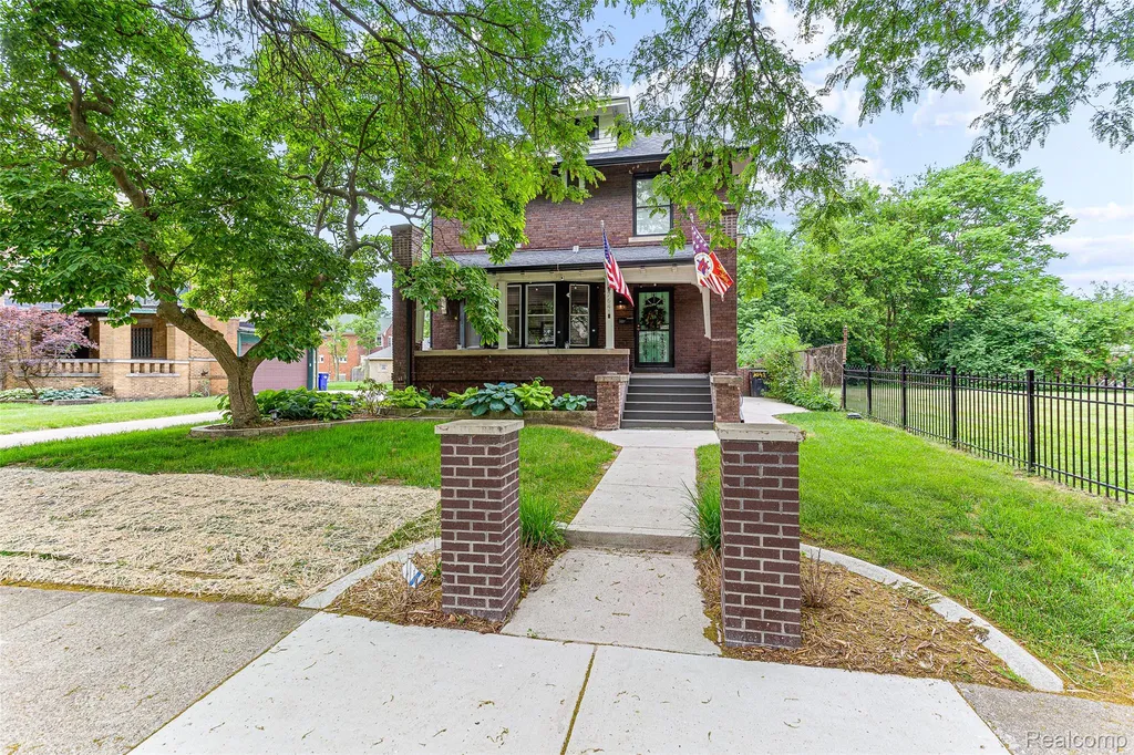 7641 La Salle Boulevard Detroit City MI 48206