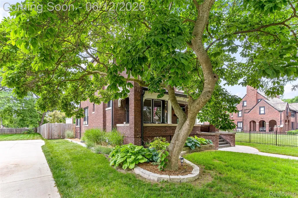 7641 La Salle Boulevard Detroit City MI 48206