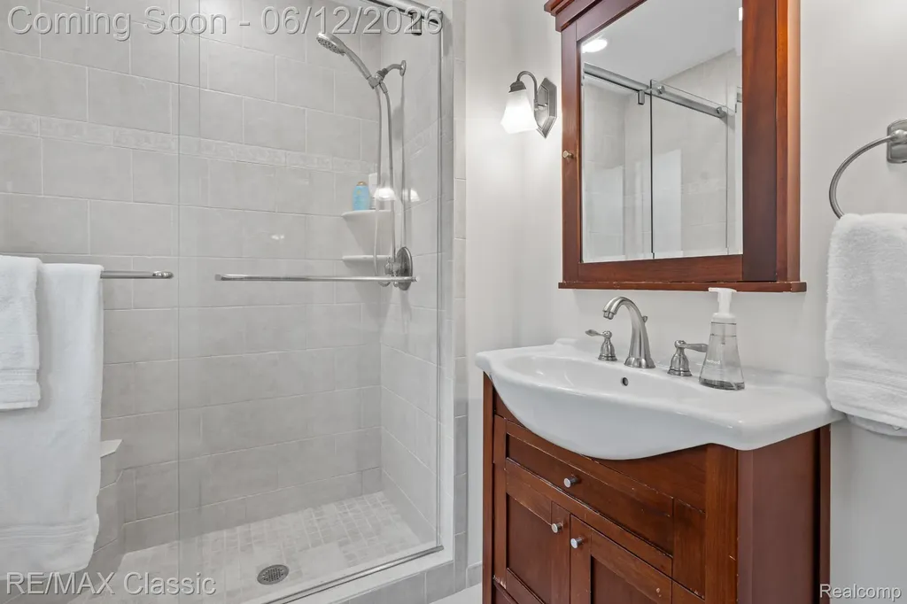 12901 Drury Lane Plymouth Charter Township MI 48170