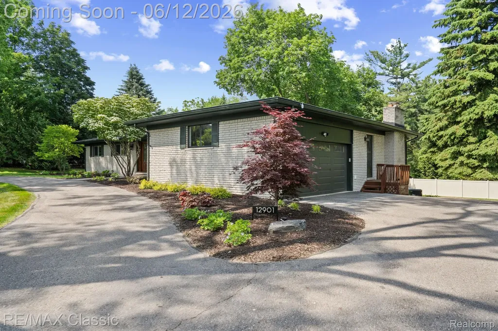 12901 Drury Lane Plymouth Charter Township MI 48170