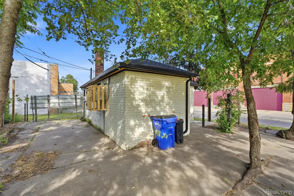 6011 Joy Road Detroit City MI 48204