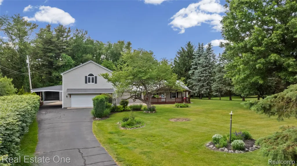 Brighton Township MI, 3708 Hideaway Court