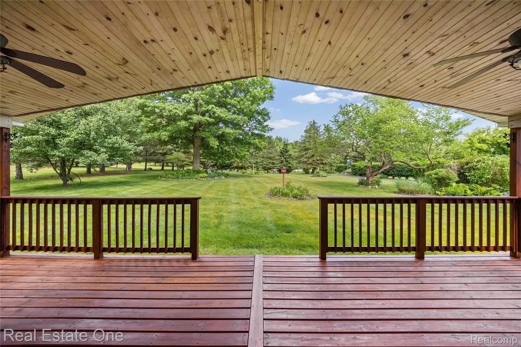 3708 Hideaway Court Brighton Township MI 48114