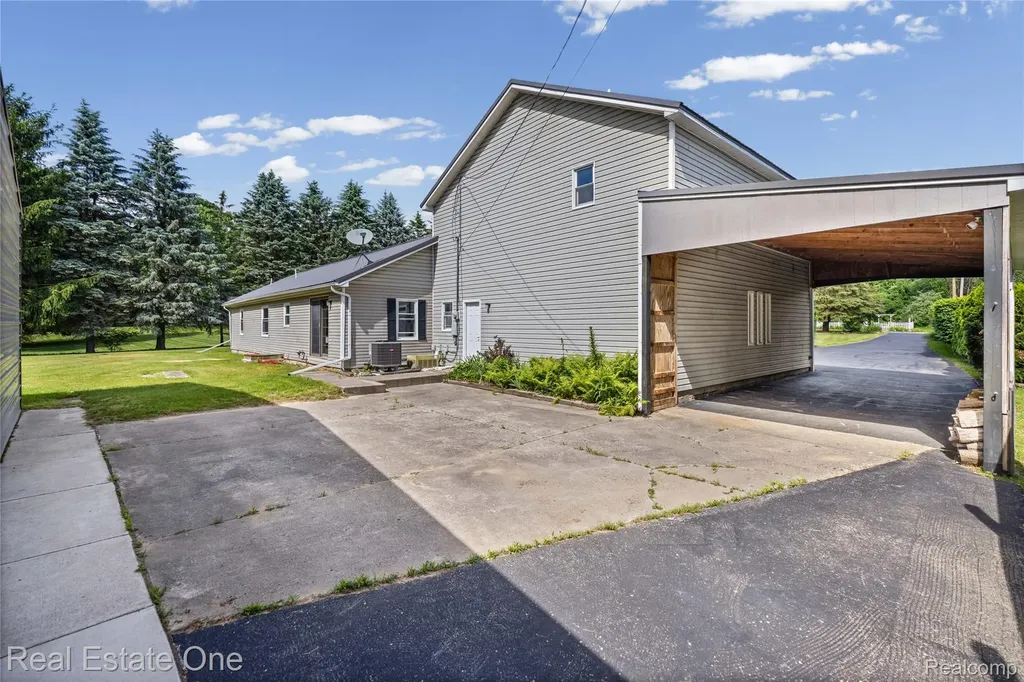 3708 Hideaway Court Brighton Township MI 48114