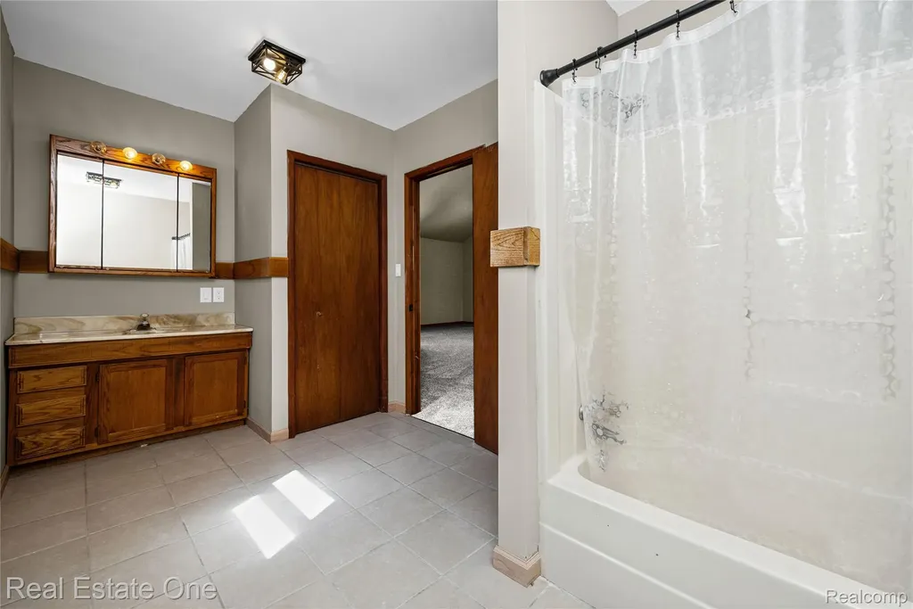3708 Hideaway Court Brighton Township MI 48114
