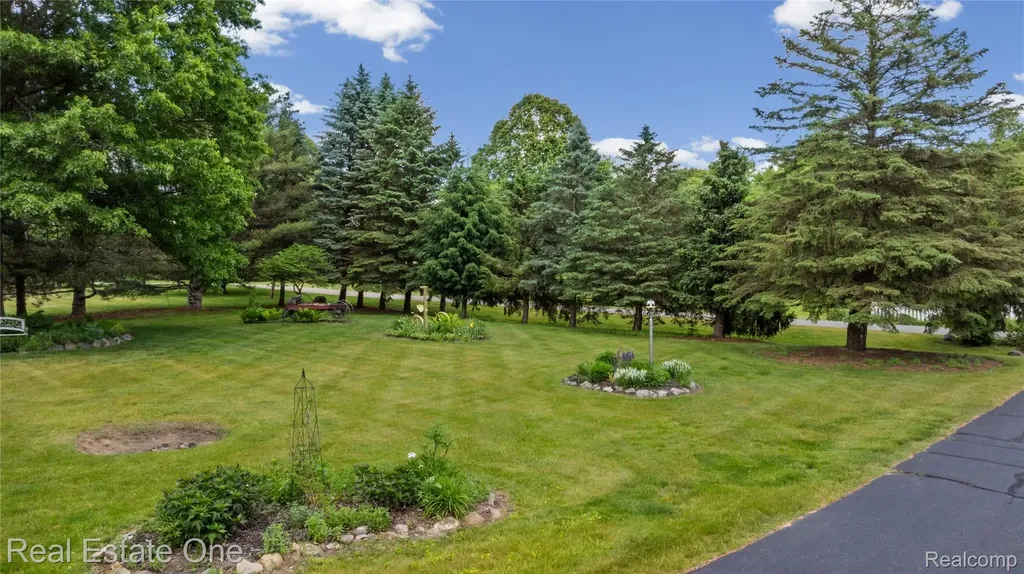 3708 Hideaway Court Brighton Township MI 48114