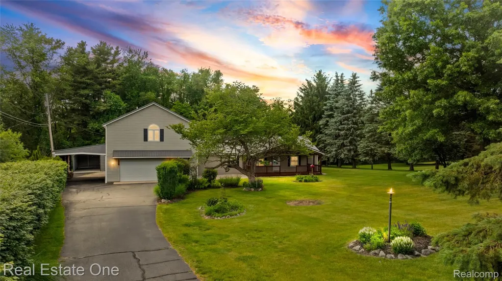 3708 Hideaway Court Brighton Township MI 48114