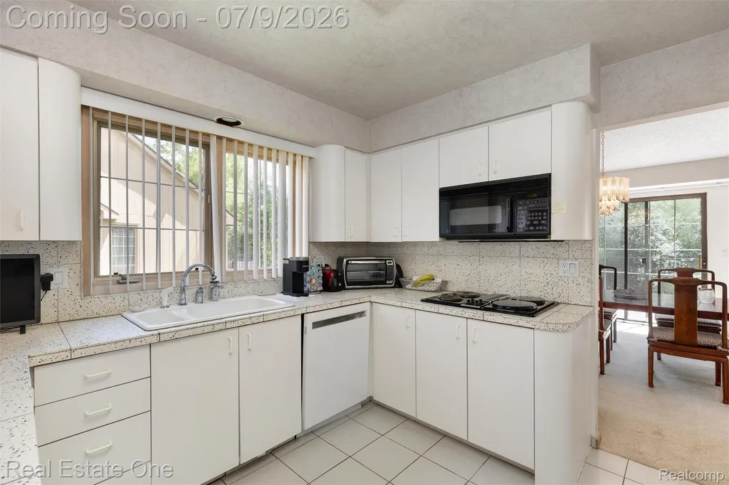 6273 Celeste Road West Bloomfield Charter Township MI 48322