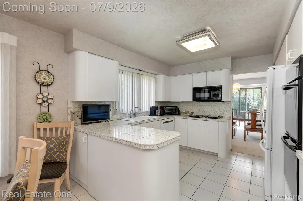 6273 Celeste Road West Bloomfield Charter Township MI 48322
