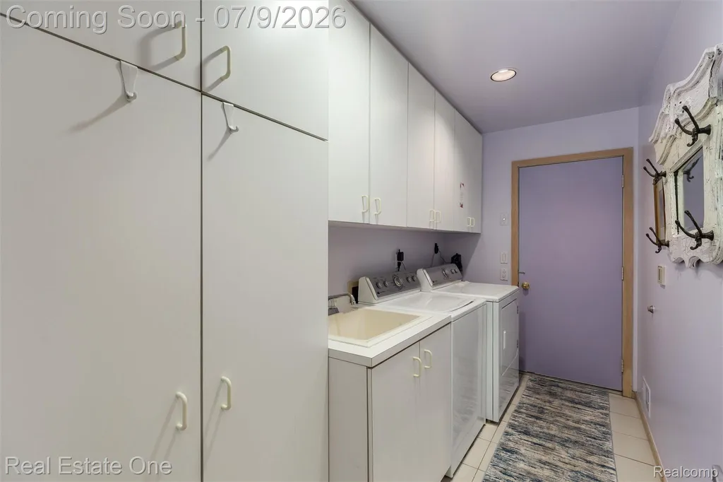 6273 Celeste Road West Bloomfield Charter Township MI 48322