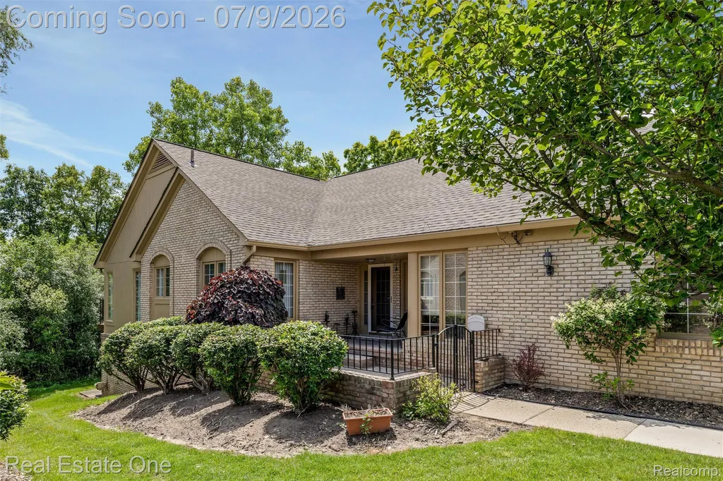 6273 Celeste Road West Bloomfield Charter Township MI 48322